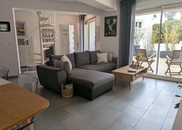 Les Alizes Côté Jardin Proche Bord De