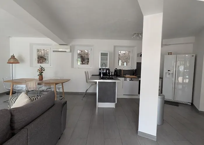 Villa Les Alizes Côté Jardin Proche Bord De *