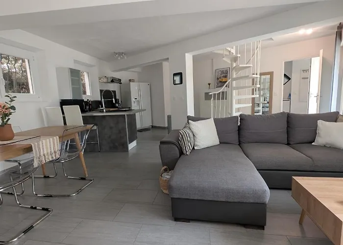 Les Alizes Côté Jardin Proche Bord De *