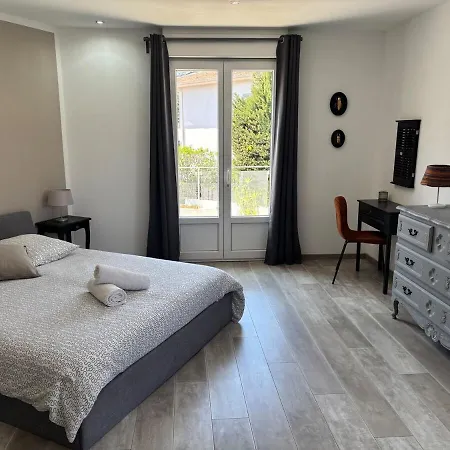 Les Alizes Côté Jardin - Bord De Villa *