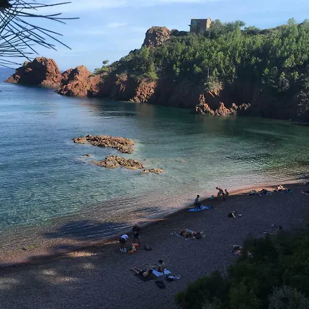 Les Alizes Côté Jardin Proche Bord De Saint-Raphaël