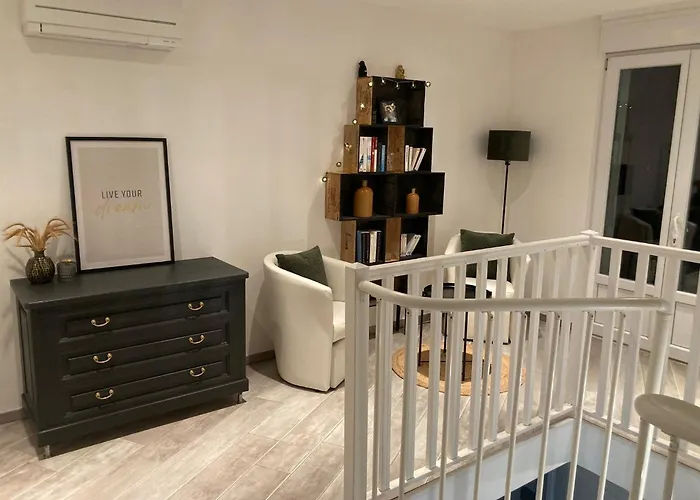 Les Alizes Côté Jardin Proche Bord De Saint-Raphaël