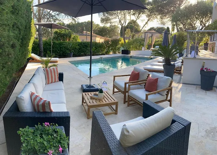 Les Alizes Côté Jardin Proche Bord De Saint-Raphaël